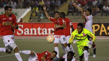 un arbitro chileno para el duelo decisivo entre river y juan aurich un arbitro chileno para el duelo decisivo entre river y juan aurich
