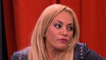 María Eugenia Ritó habló sobre la crisis a la salida de un boliche. María Eugenia Ritó habló sobre la crisis a la salida de un boliche.