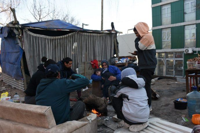 Denuncian que quieren desalojar a 100 familias que acampan en el Barrio 31 de Retiro