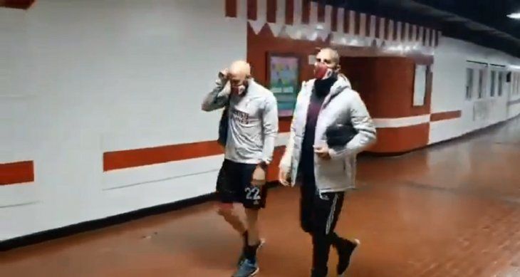 Javier Pinola, el primero en llegar al Monumental y con la ropa de River: ¿juega?