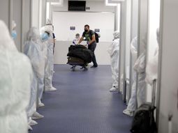 Máxima seguridad para evitar las nuevas cepas: así reciben a los viajeros en Ezeiza