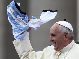 El papa Francisco con la camiseta de la Selección El papa Francisco con la camiseta de la Selección