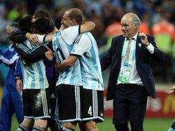 Se fue un verdadero maestro del fútbol: Alberto Fernández despidió a Sabella