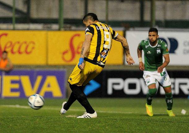 Las fotos del triunfo de Santamarina ante Ferro