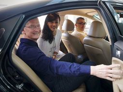 tim cook se reune con emprendedores tim cook se reune con emprendedores