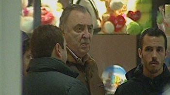 titi fernandez llego al pais con el cuerpo de su hija soledad titi fernandez llego al pais con el cuerpo de su hija soledad