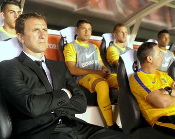 El Vasco mete mano en lo que puede ser su último 11 titular en Boca