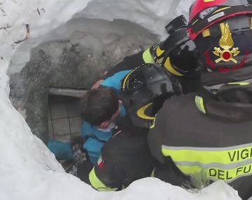 El chico fue rescatado del hotel Rigopiano