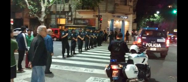 Un hombre tomó de rehén a su propia familia y terminó detenido