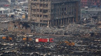 los incendios y explosiones no paran en tianjin los incendios y explosiones no paran en tianjin