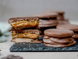 Crisis por la caída del consumo: de fabricar 1.200.000 alfajores por mes a entrar en concurso preventivo