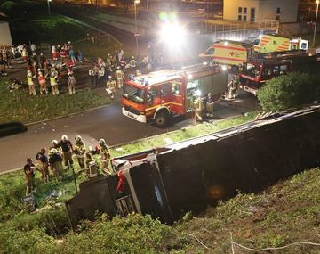 Un choque entre tres micros deja diez muertos y 69 heridos en una ruta de Alemania