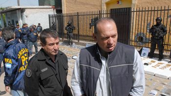 el que diga que la policia esta saneada, vive en otro planeta el que diga que la policia esta saneada, vive en otro planeta