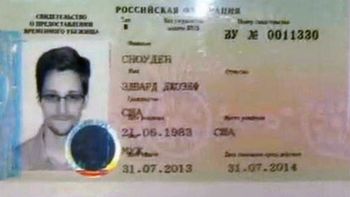 solo, el topo de la cia se tomo un taxi y se fue del aeropuerto solo, el topo de la cia se tomo un taxi y se fue del aeropuerto