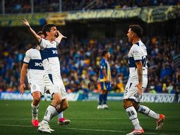 gimnasia dio el golpe en arroyito y escala en el clausura: rosario central, silbado antes del clasico