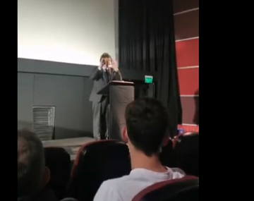 Milei maltrató a quienes concurrieron a una de sus charlas en Uruguay