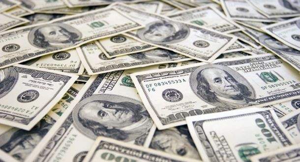 El dólar pegó otro salto importante: trepó 31 centavos a $15,43