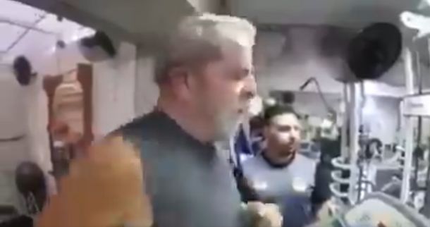 VIDEO: A lo Rocky Balboa: así celebró Lula su liberación