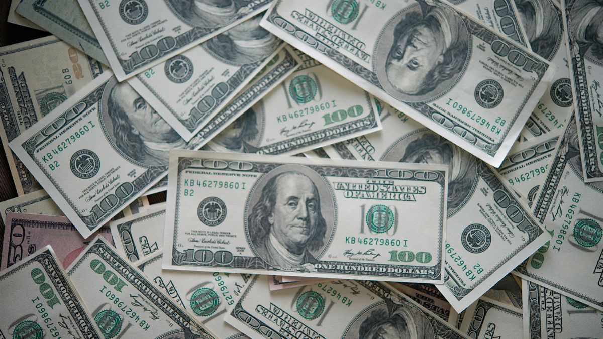 El dólar rompió la barrera de los $22
