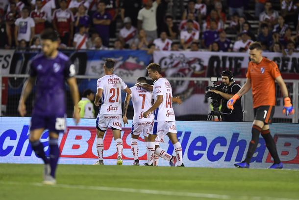 Unión perdió con River