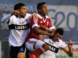 gimnasia le gano a river en un partido muy luchado gimnasia le gano a river en un partido muy luchado