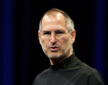 Apple contrató a uno de los enemigos de Steve Jobs