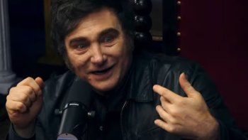 El último delirio de Milei: quiere protagonizar una obra de teatro en el Muro de Berlín