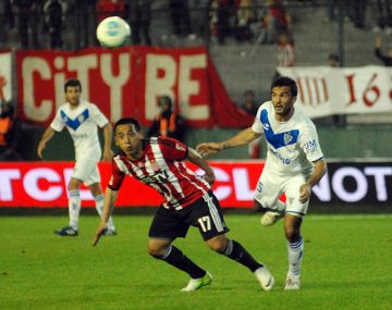 Vélez y Estudiantes buscaron pero no pudieron salir del cero