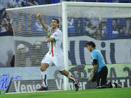 velez aplasto a newells y le saco el invicto en liniers velez aplasto a newells y le saco el invicto en liniers