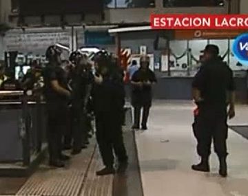 Vigiladores privados dejan a miles de usuarios sin subte en la línea B