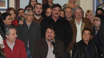 maurice closs niega rupturas, pero arma un bloque propio maurice closs niega rupturas, pero arma un bloque propio