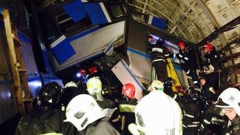 tragedia en moscu: 20 muertos por un descarrilamiento tragedia en moscu: 20 muertos por un descarrilamiento