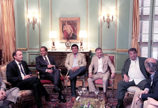 Scioli instó a los intendentes a que revean los aumentos de la tasa municipal