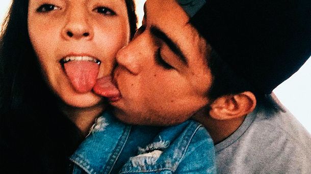 El chape hot de Jana Maradona y su novio