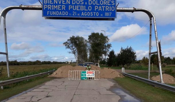 Coronavirus: barricada en Dolores para que no entre turismo
