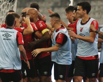 Paranaense tiene once bajas por Covid-19 antes de visitar a River