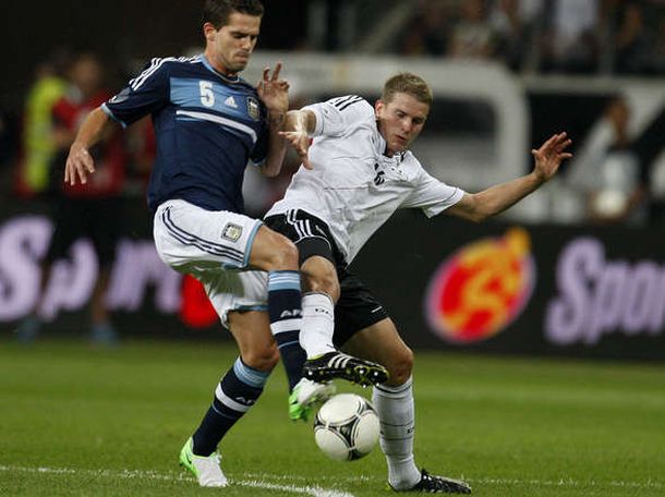 Se lesionó Gago y Sabella suma una nueva preocupación