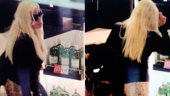 Susana Giménez, comprando ginebra en un free shop. Susana Giménez, comprando ginebra en un free shop.