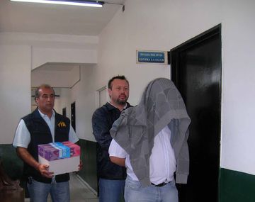 Taxista usaba gas pimienta y picana para robar a sus pasajeras