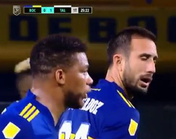 Izquierdoz rompió el silencio sobre su pelea con Fabra en pleno partido de Boca