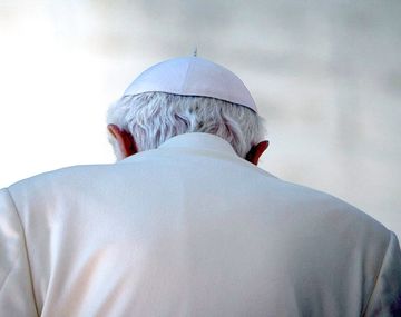 Benedicto XVI entregó el anillo del Pescador y será anulado