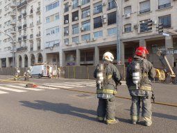 Caos en avenida Del Libertador por la rotura de un caño de gas
