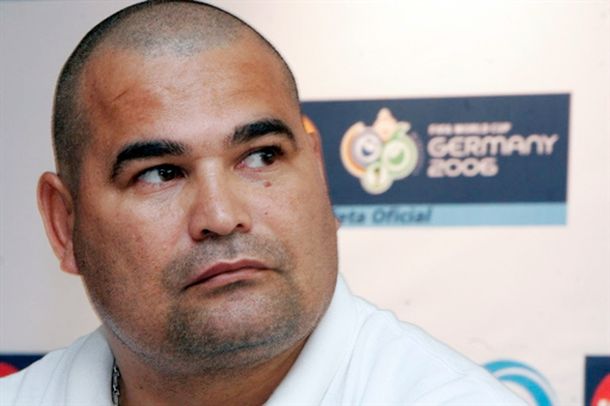Asaltaron a Chilavert: Ahora podría estar tocando el arpa con San Pedro
