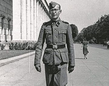 Ex guardia de Auschwitz acusado de cómplice de 300 mil asesinatos