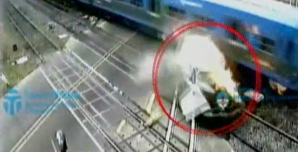 Fue arrollado por un tren y salvó su vida de milagro