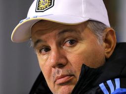 un defensor del futbol local critico a sabella por sus convocatorias un defensor del futbol local critico a sabella por sus convocatorias