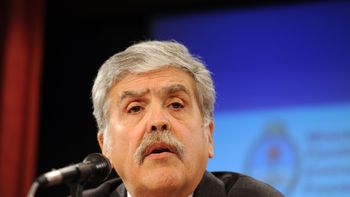 macri quiere los servicios dolarizados macri quiere los servicios dolarizados