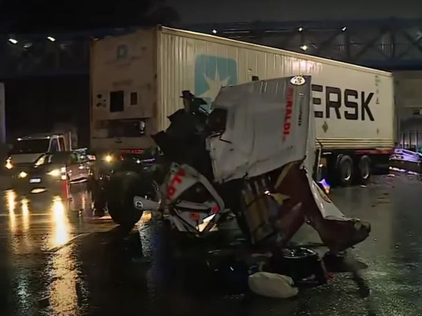 Núñez: un camión se estrelló contra el guardarraíl tras quedar dormido su conductor