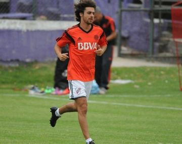 Con 37 años, Aimar se sentará por primera vez en el banco