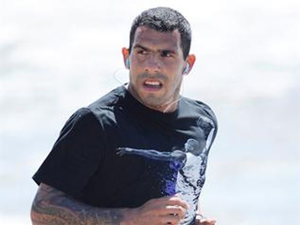 Por su rebeldía, Carlos Tevez ya perdió unos 11 millones de euros